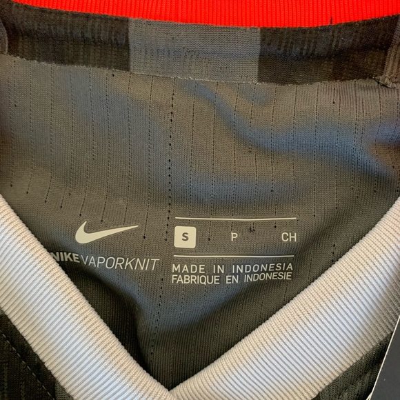 Nike Vaporknit 20/21 Liverpool Jersey Third Jersey - Picture 4 of 9